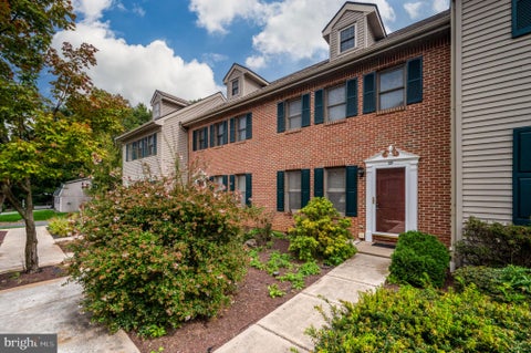 Townhouse For Sale - 29 Weiser Court<br/> WOMELSDORF, PA 19567