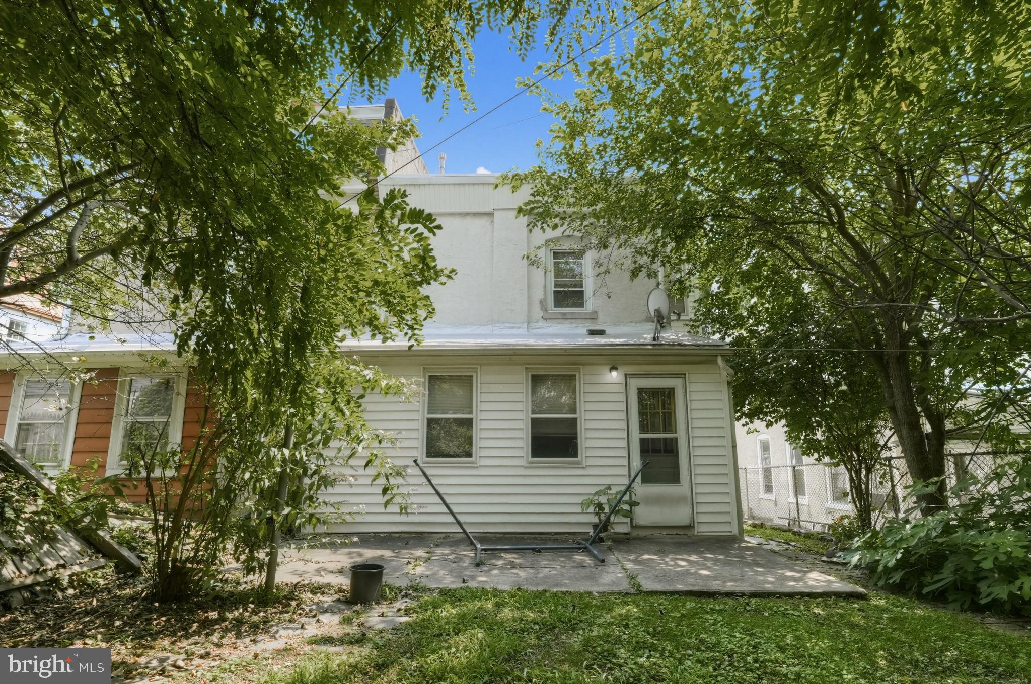 201 SUMAC STREET 2 FLR