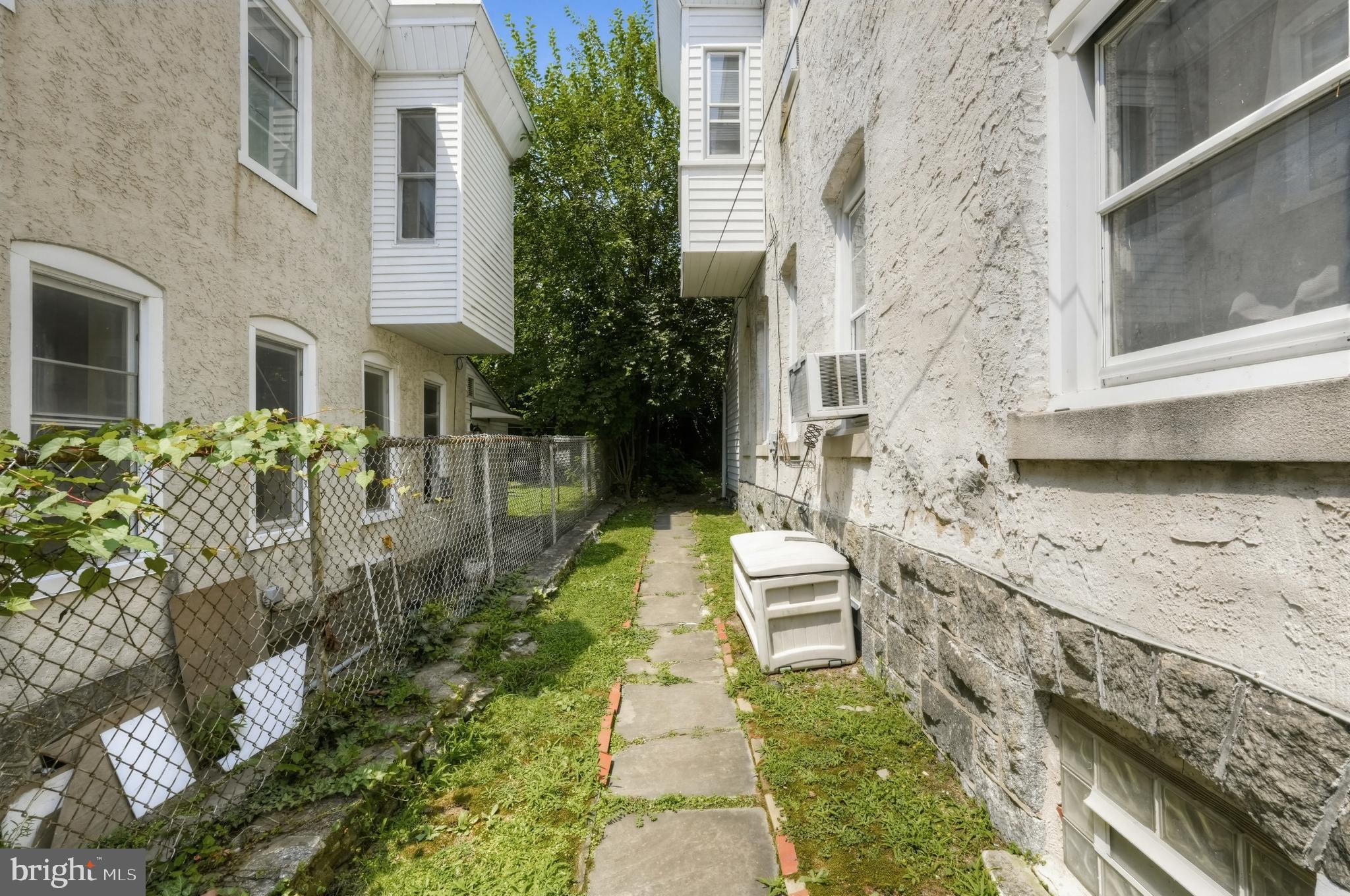 201 SUMAC STREET 2 FLR