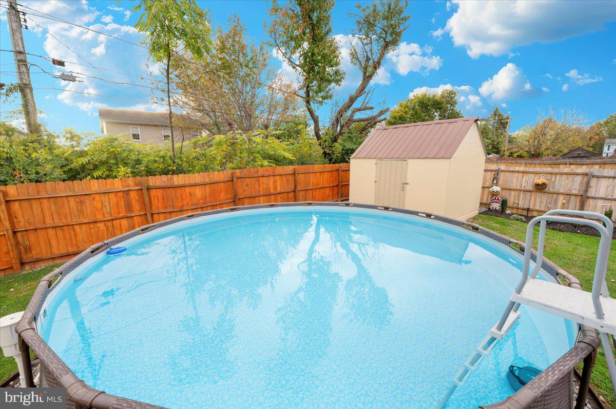 ROLLING MEADOWS - Residential