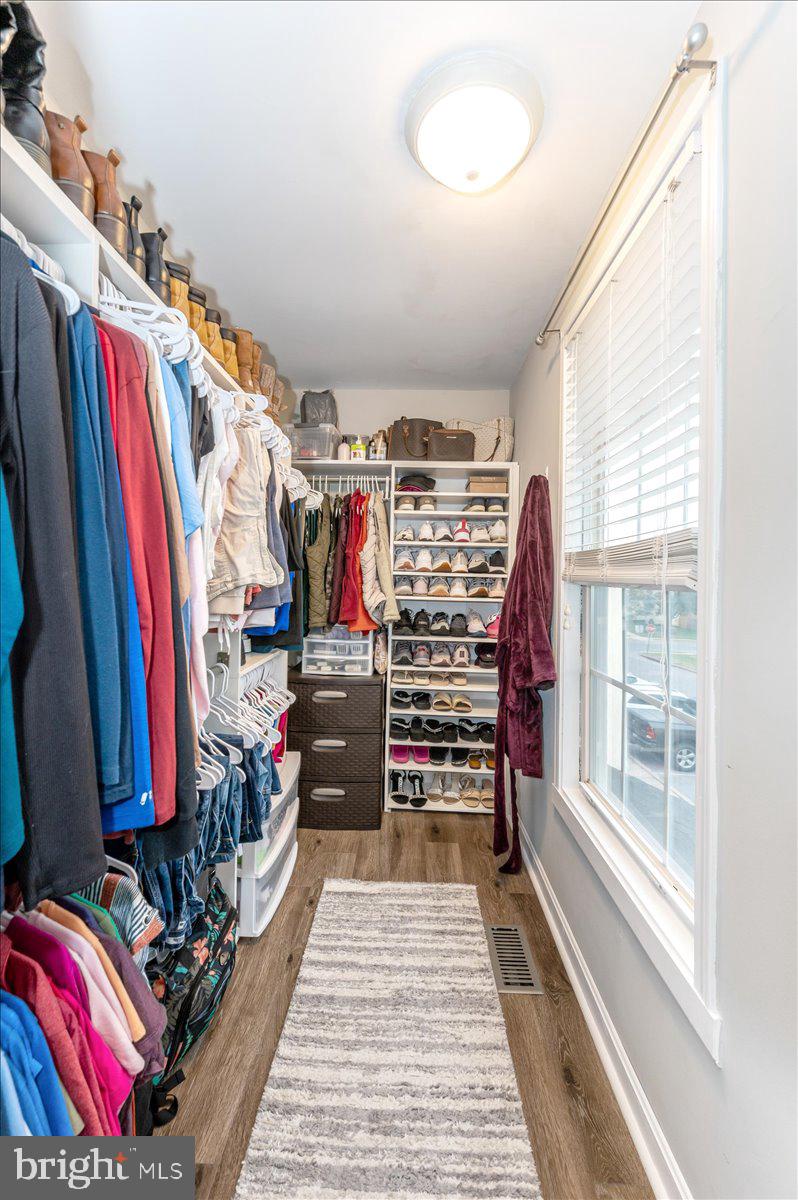 ROLLING MEADOWS - Residential