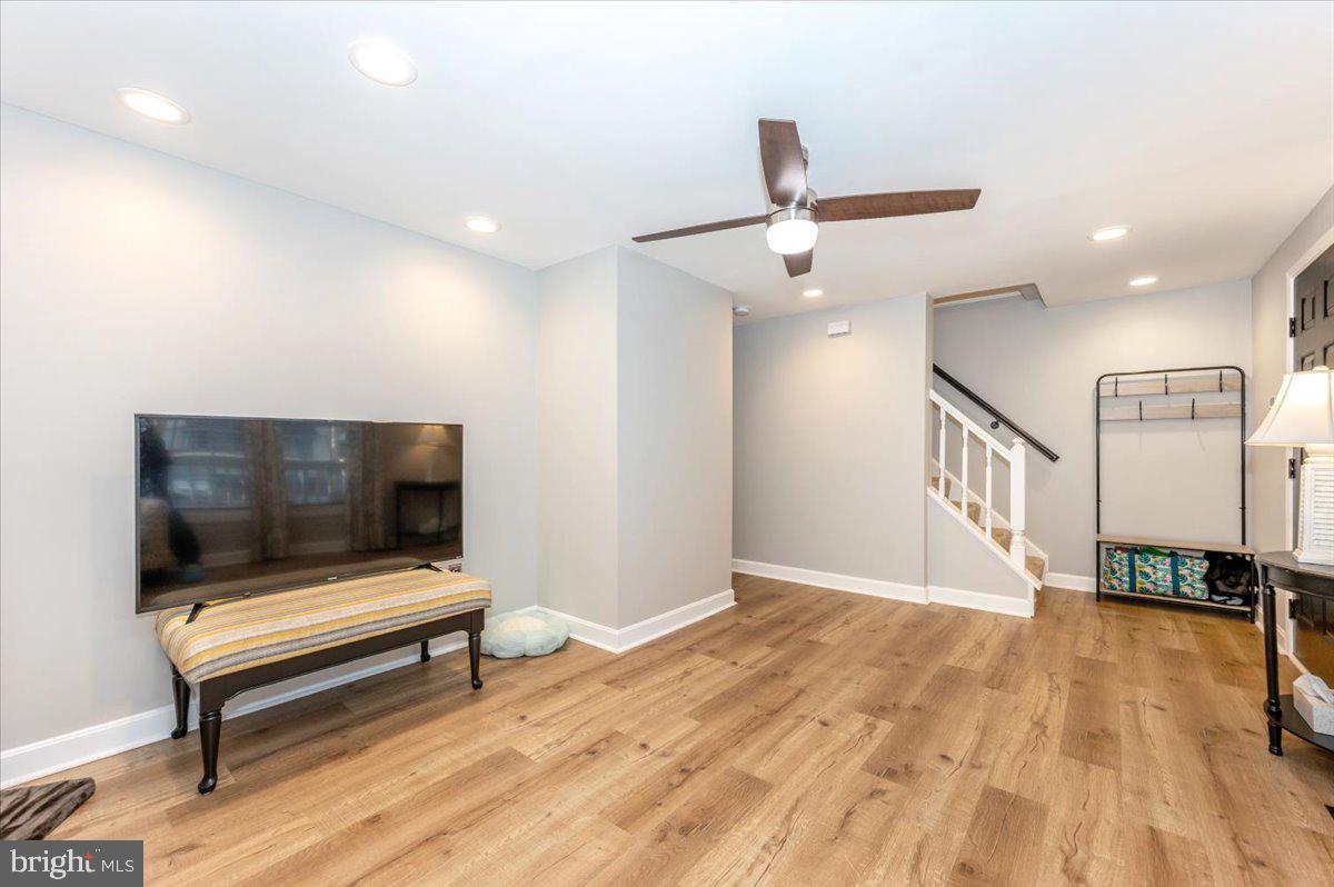 ROLLING MEADOWS - Residential