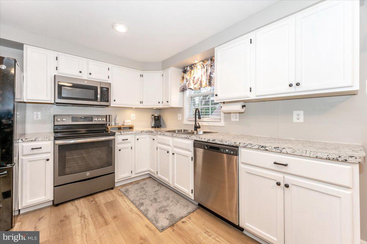 ROLLING MEADOWS - Residential