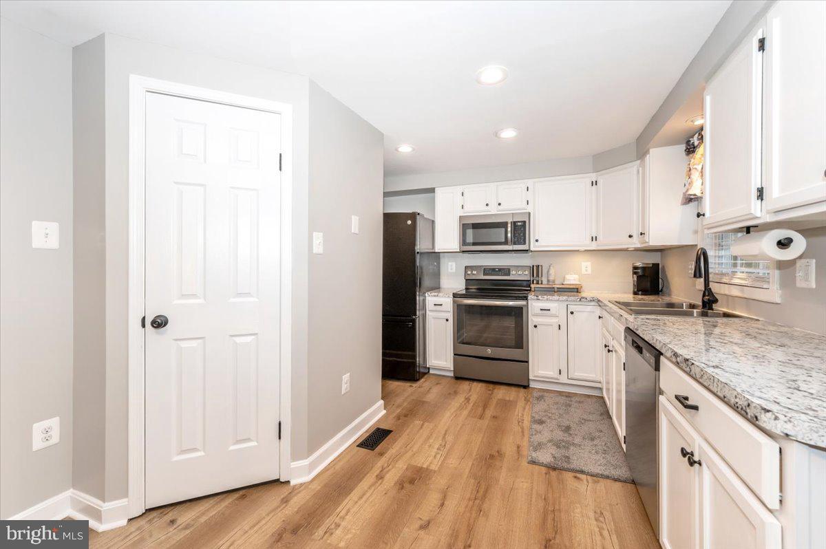 ROLLING MEADOWS - Residential