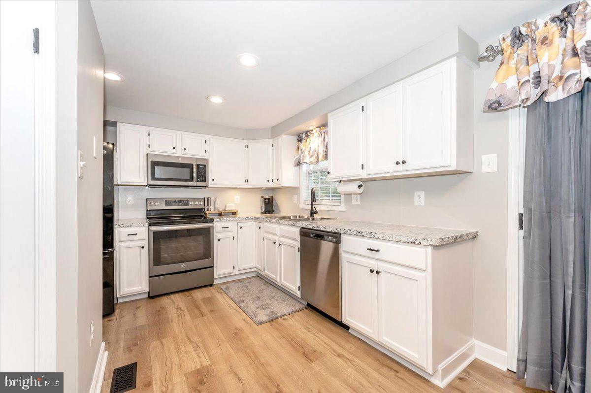 ROLLING MEADOWS - Residential