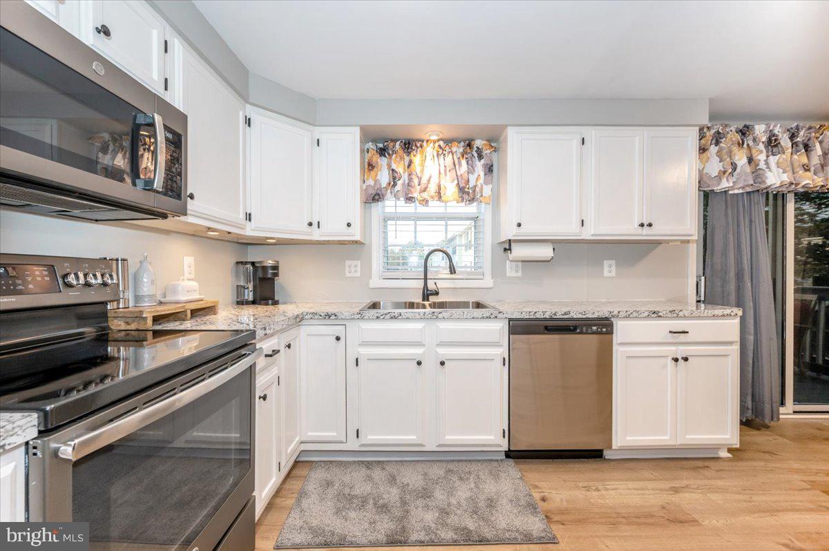 ROLLING MEADOWS - Residential