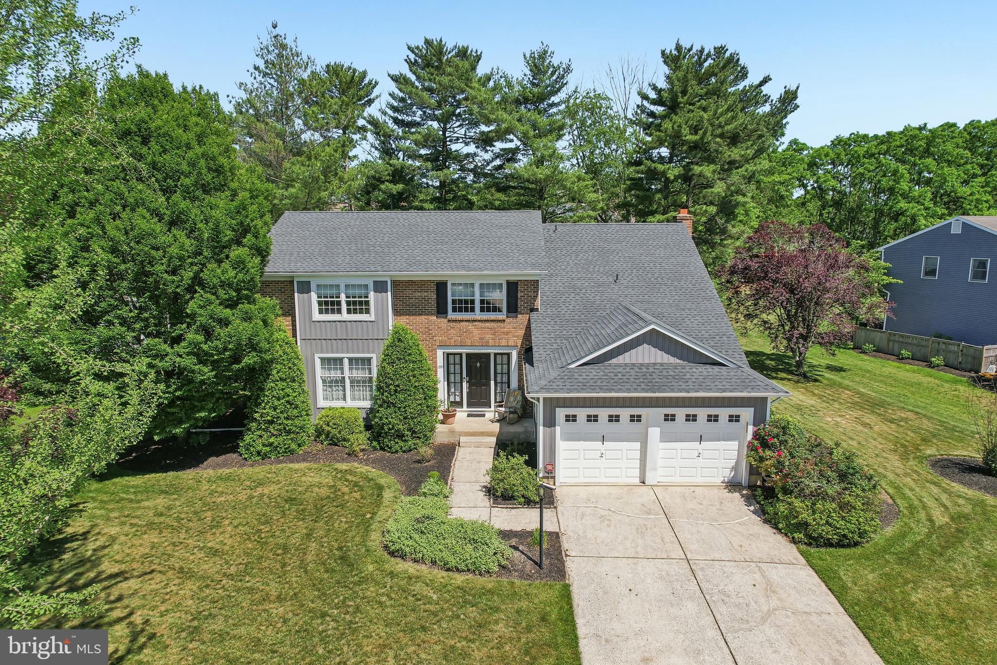 109 KINGSDALE AVENUE