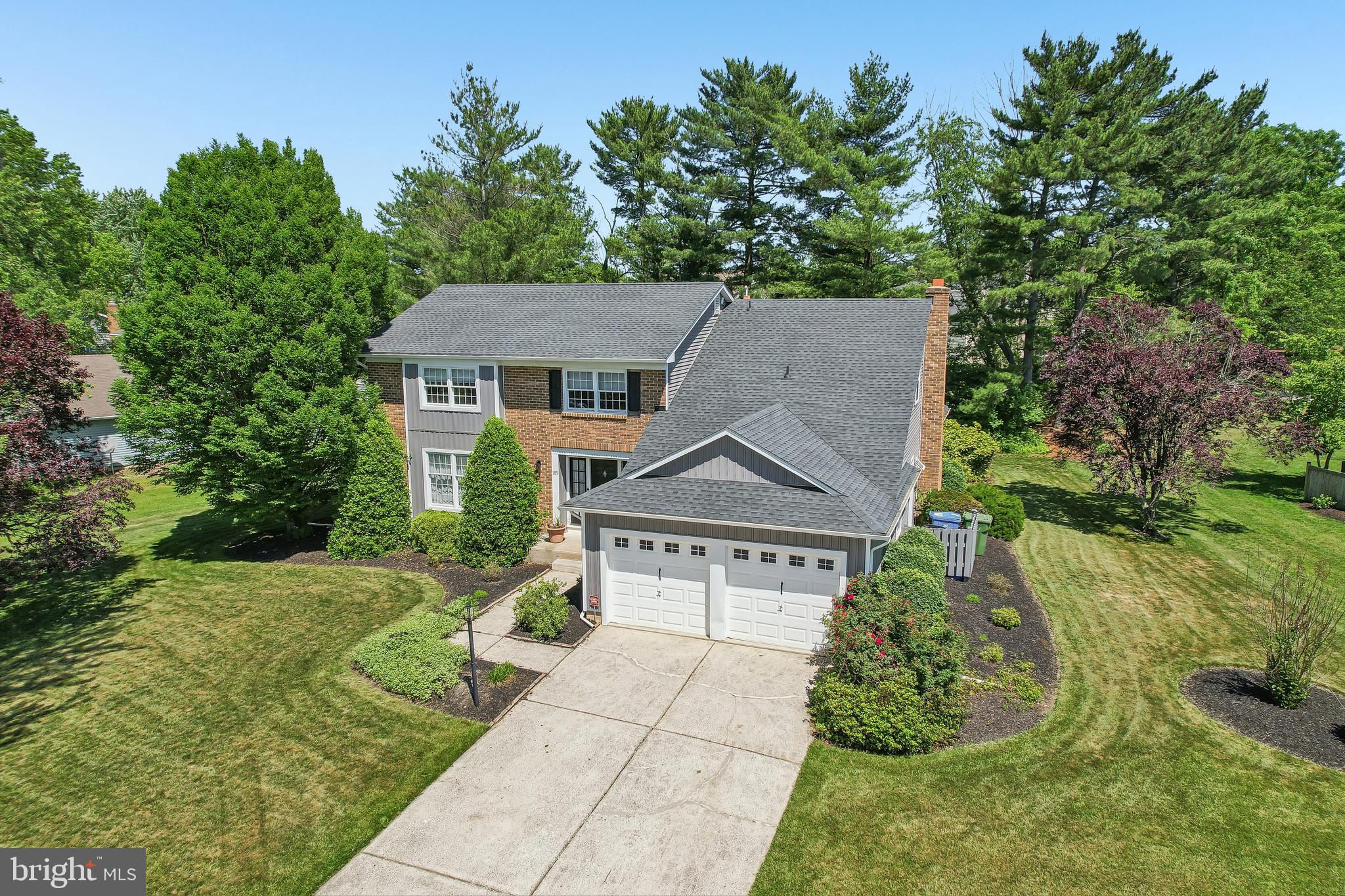 109 KINGSDALE AVENUE