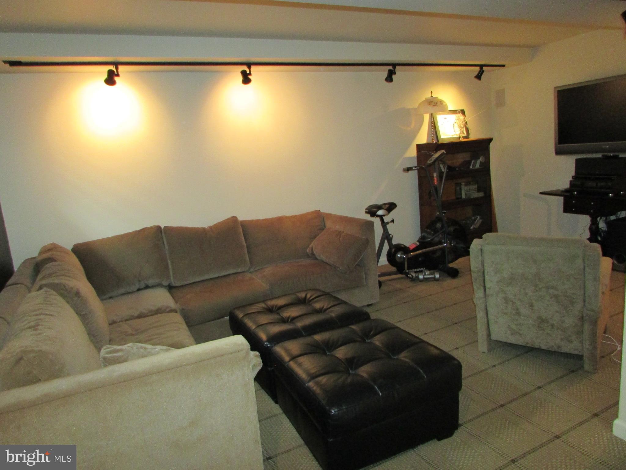 GOLDEN ORCHARDS - Residential