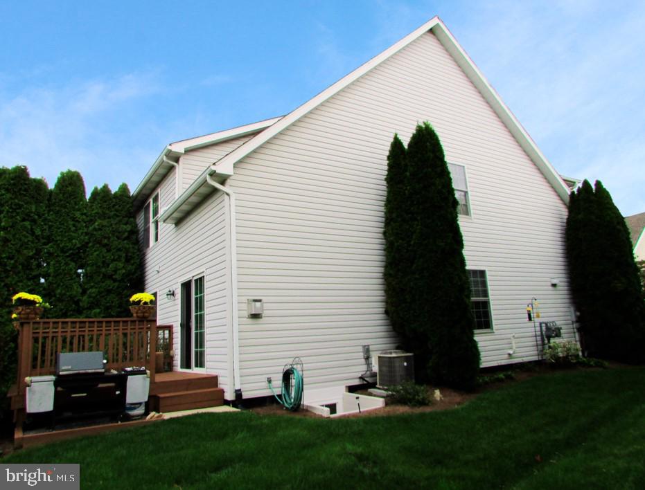 GOLDEN ORCHARDS - Residential