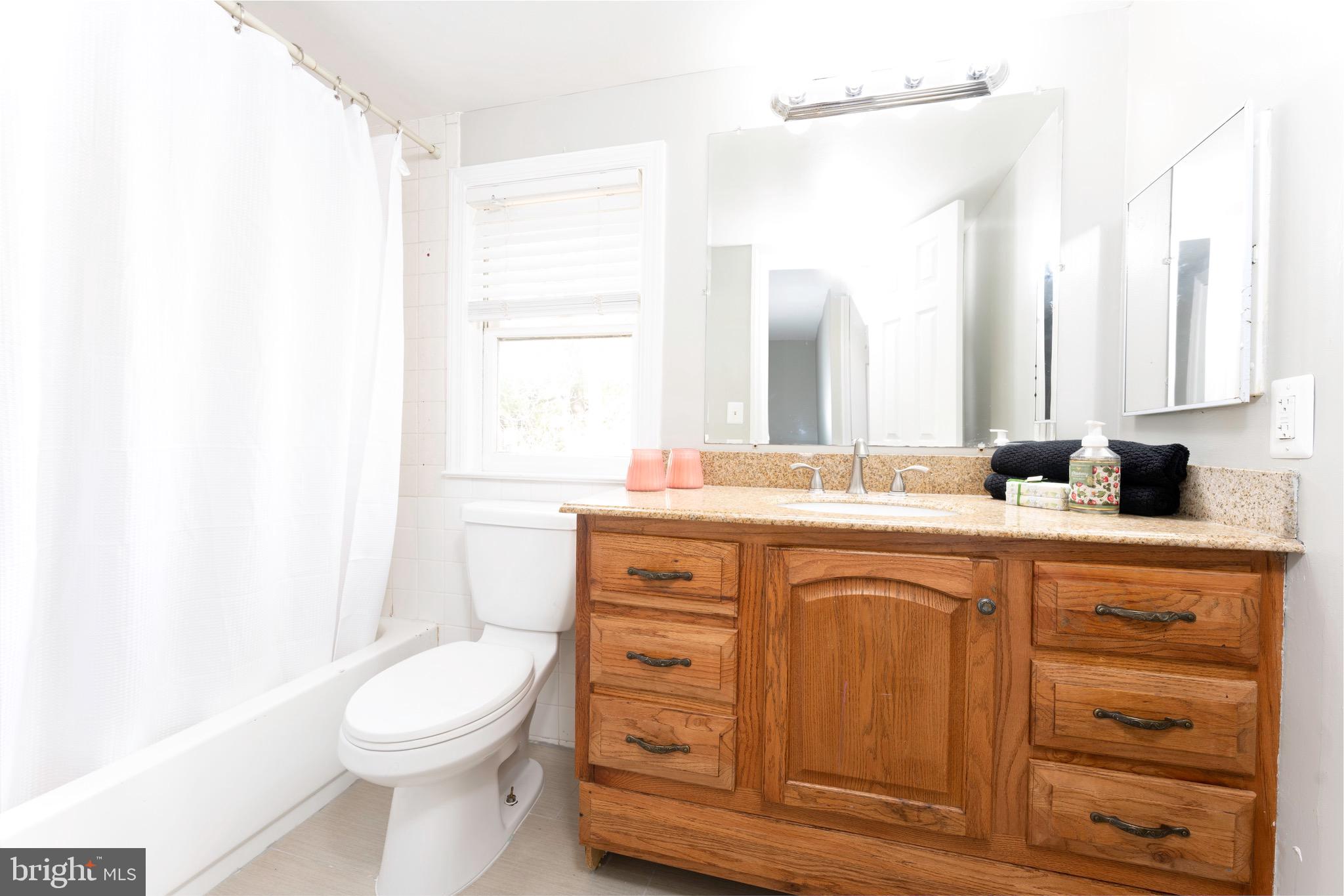 FLOWER HILL - Residential