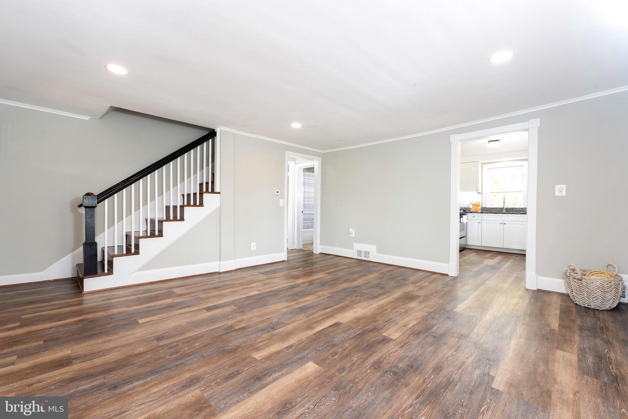 FLOWER HILL - Residential