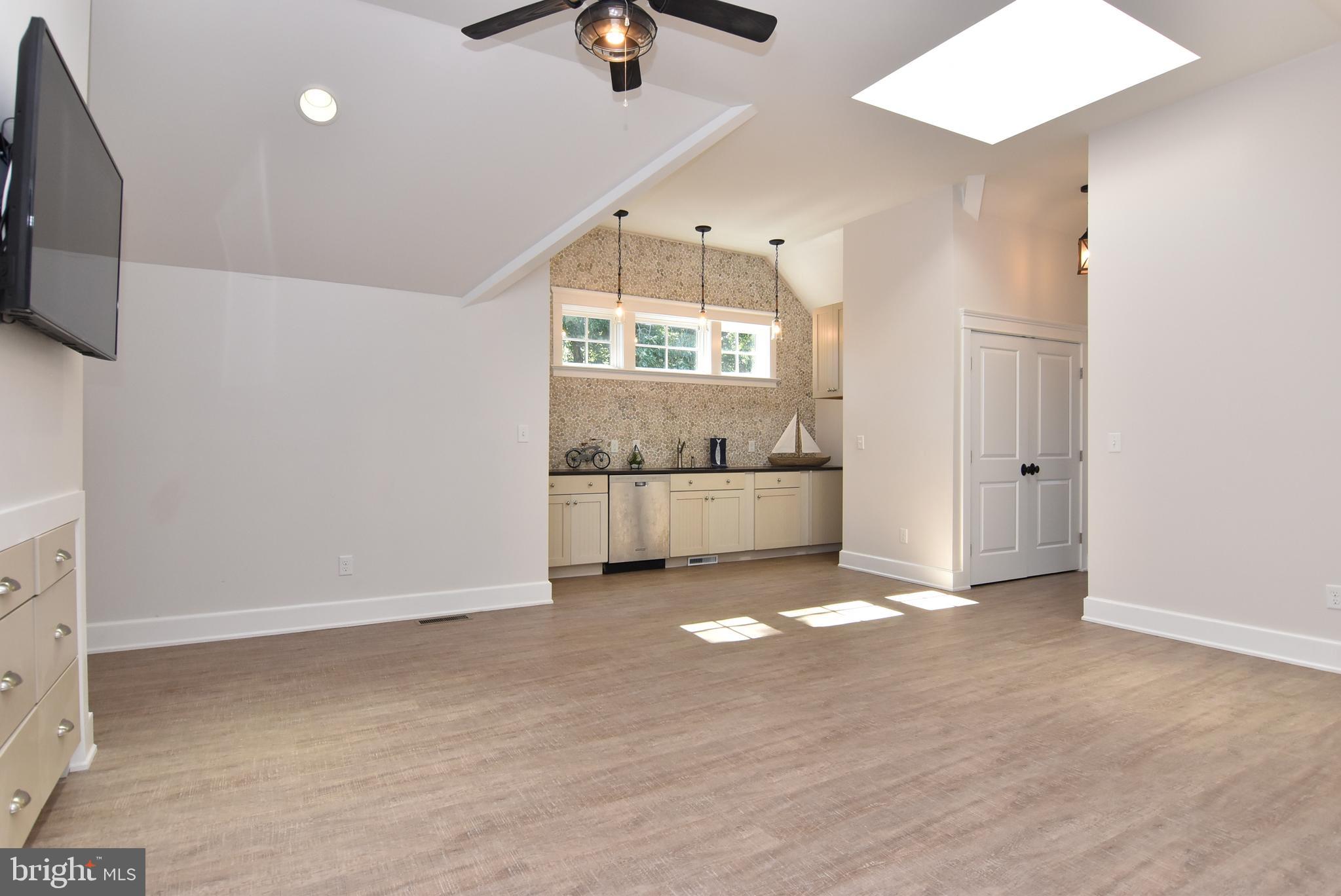 HAWKSEYE - Residential