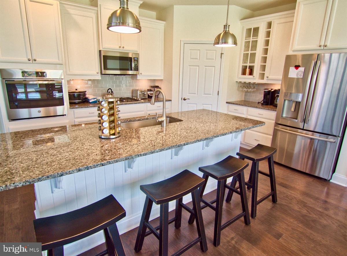 19084 CHARLOTTETOWN WAY