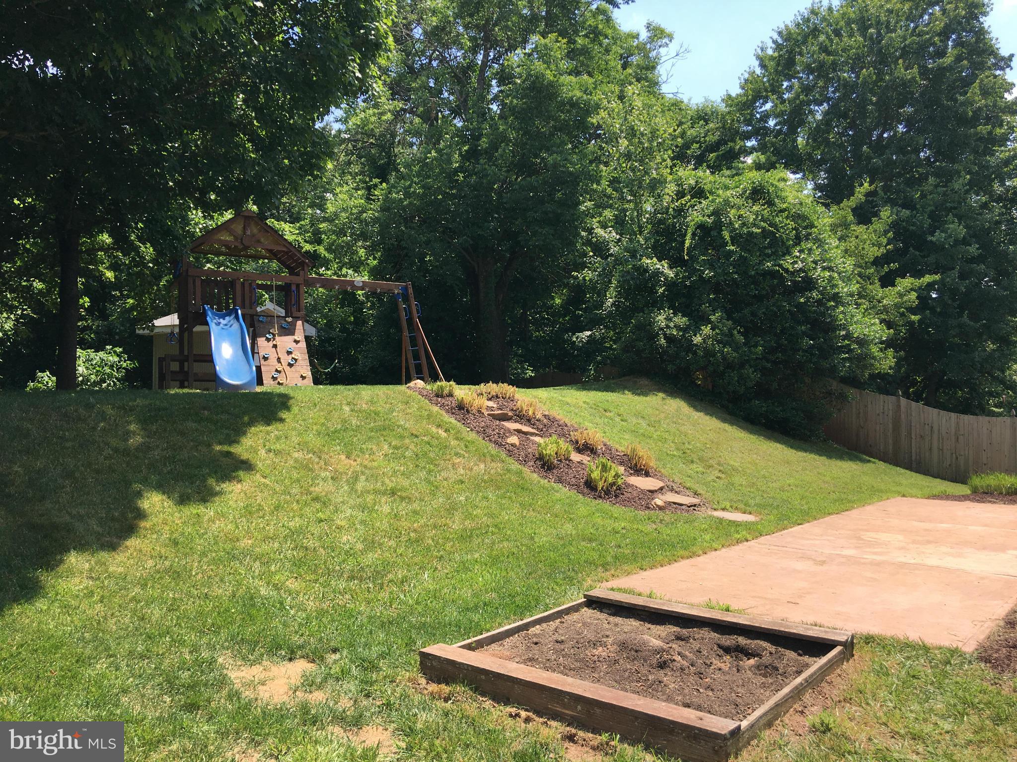 CHESTNUT TURN - Residential