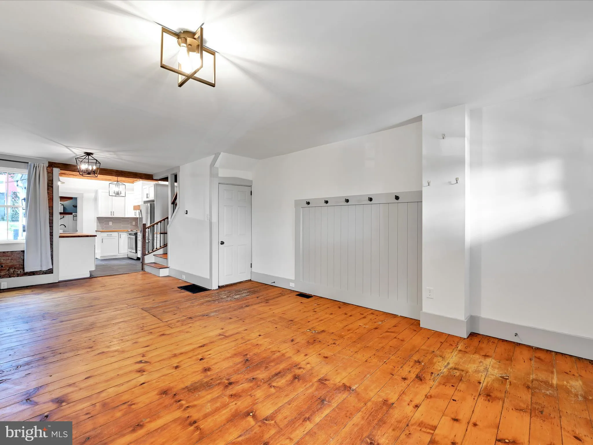 Lancaster, Pennsylvania 17603, United States, 3 Bedrooms Bedrooms, ,2 BathroomsBathrooms,Residential,Pending,212963