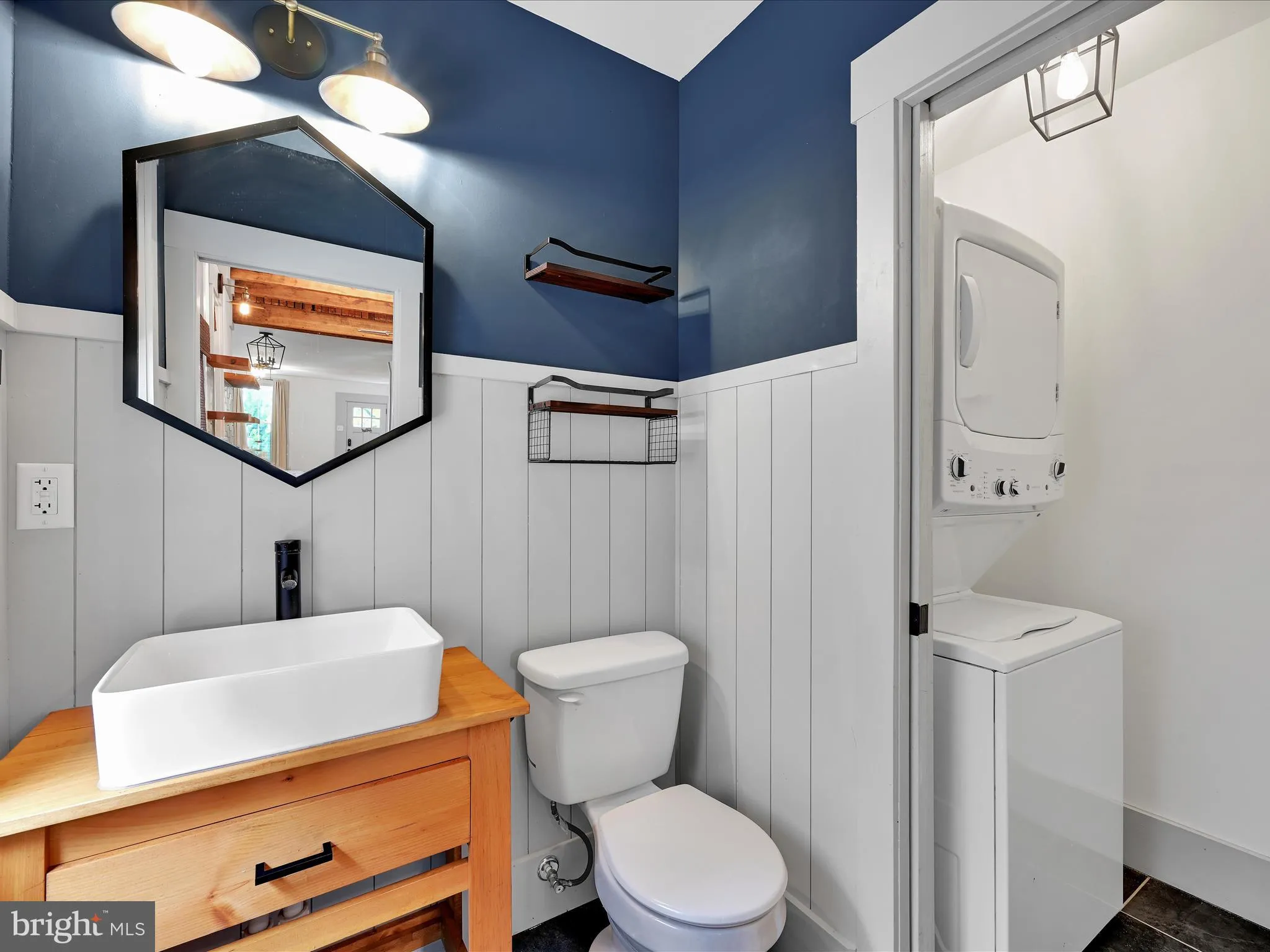 Lancaster, Pennsylvania 17603, United States, 3 Bedrooms Bedrooms, ,2 BathroomsBathrooms,Residential,Pending,212963