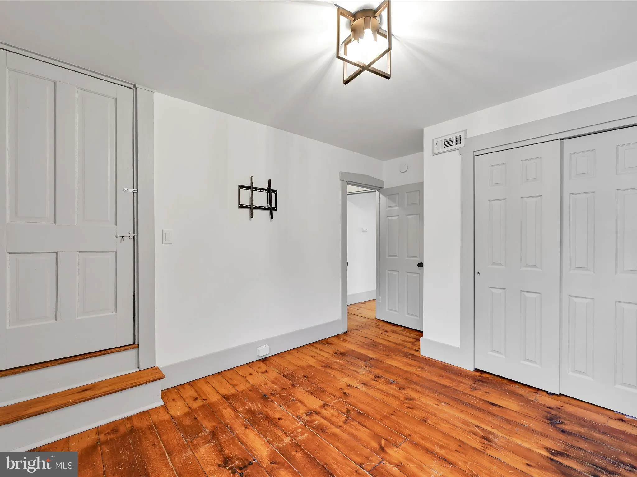 Lancaster, Pennsylvania 17603, United States, 3 Bedrooms Bedrooms, ,2 BathroomsBathrooms,Residential,Pending,212963