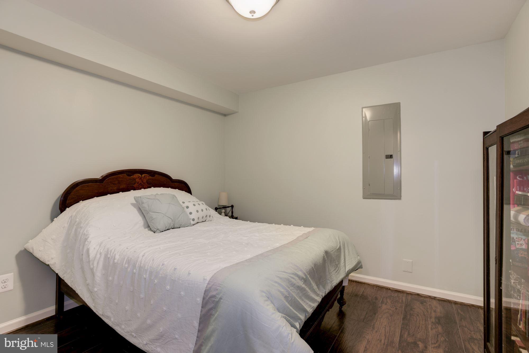 LOVETTSVILLE TOWN CENTER - Residential