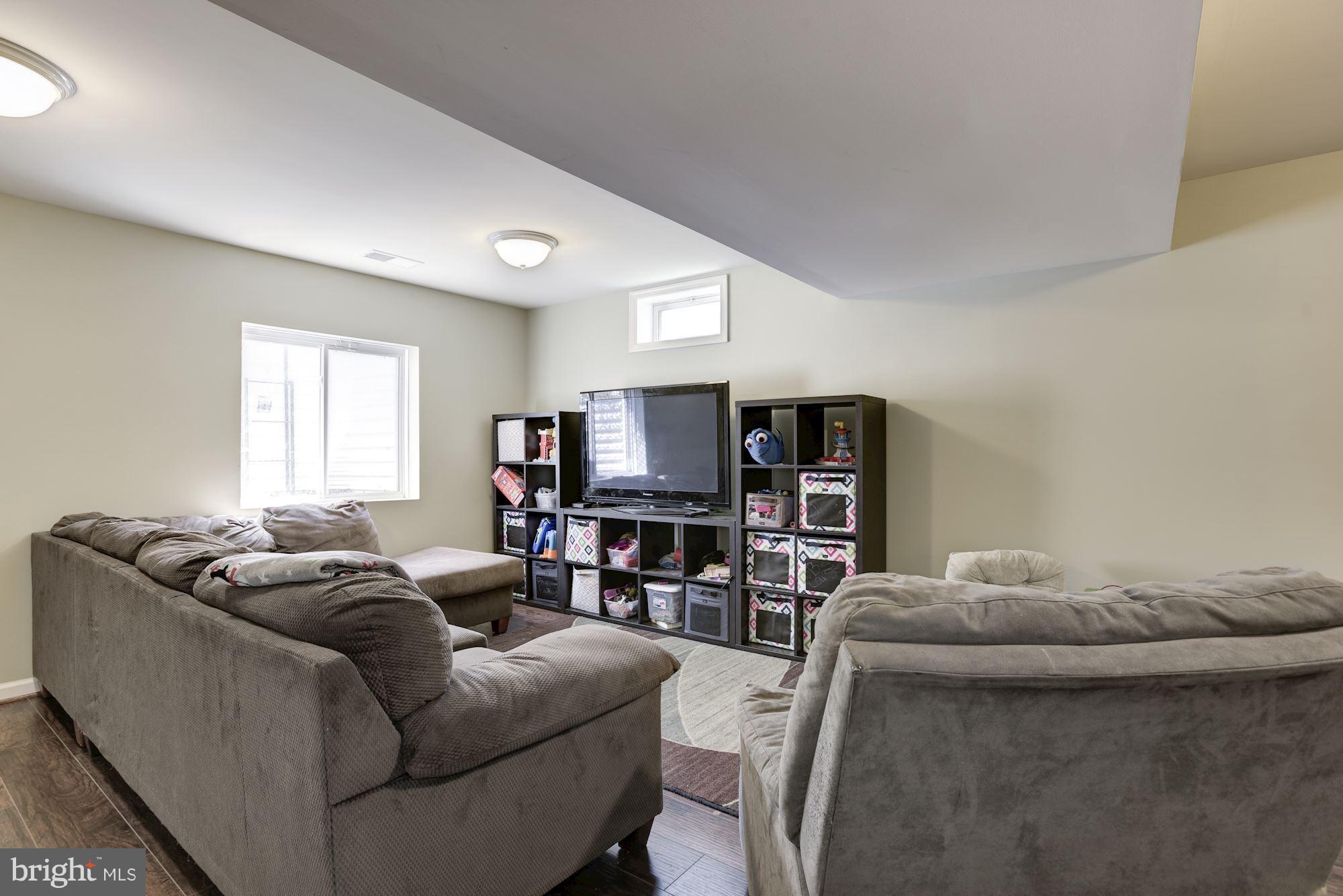 LOVETTSVILLE TOWN CENTER - Residential