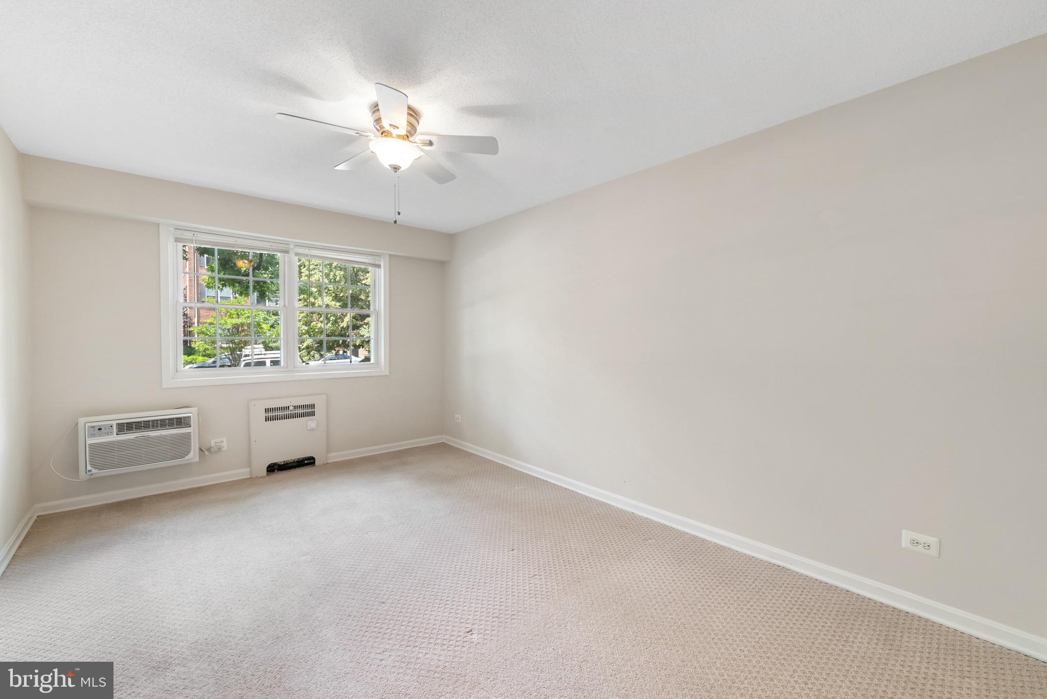 ARLINGTON OAKS - Residential Lease