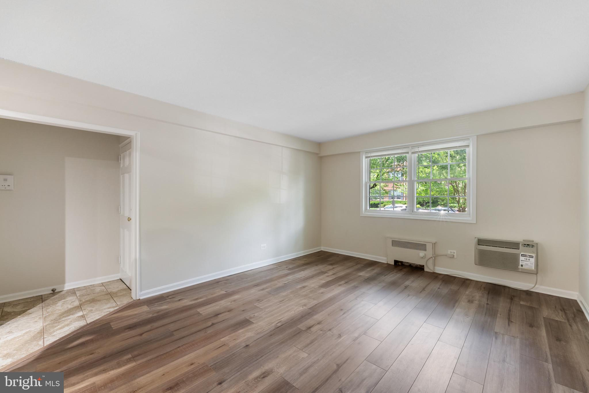 ARLINGTON OAKS - Residential Lease