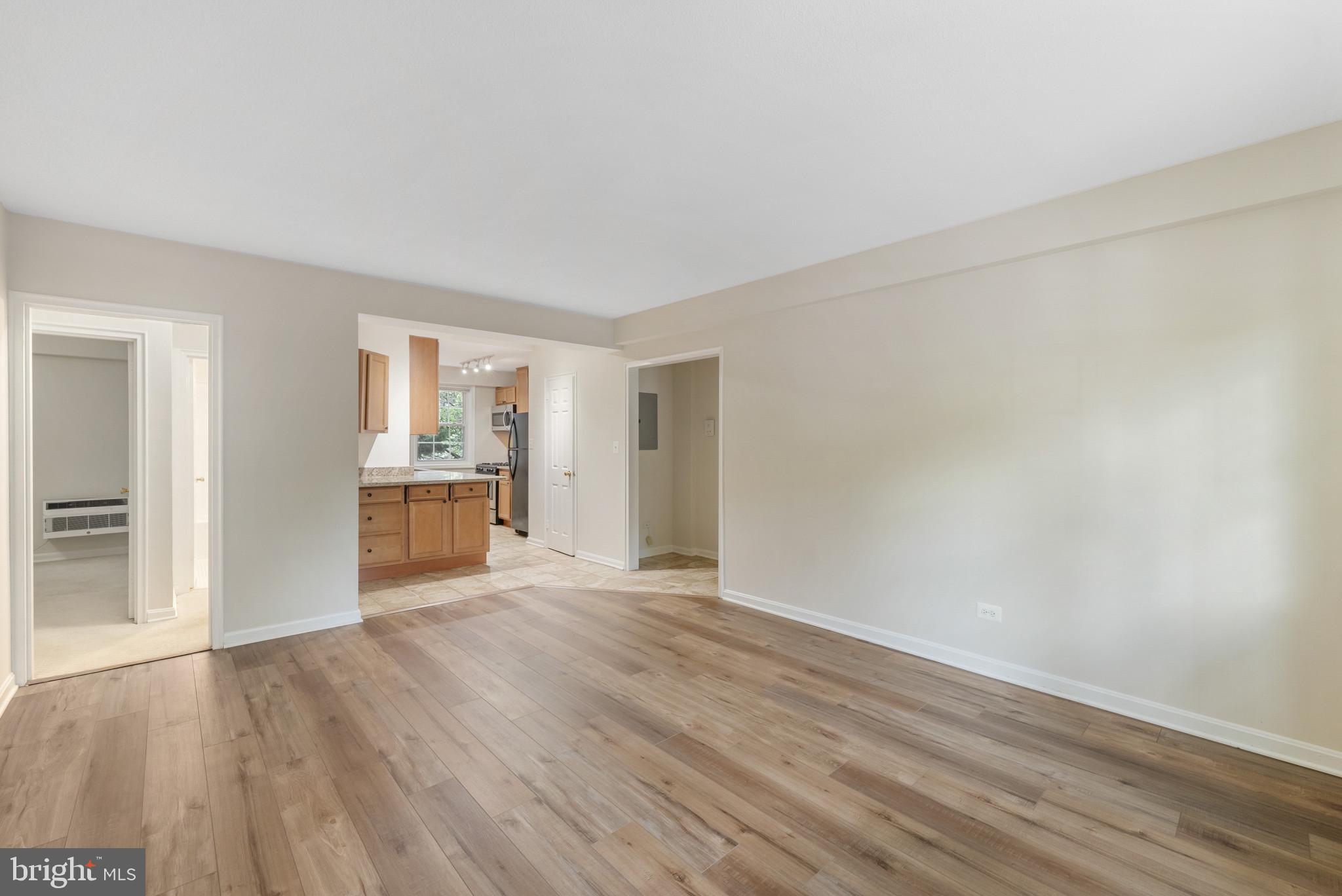 ARLINGTON OAKS - Residential Lease