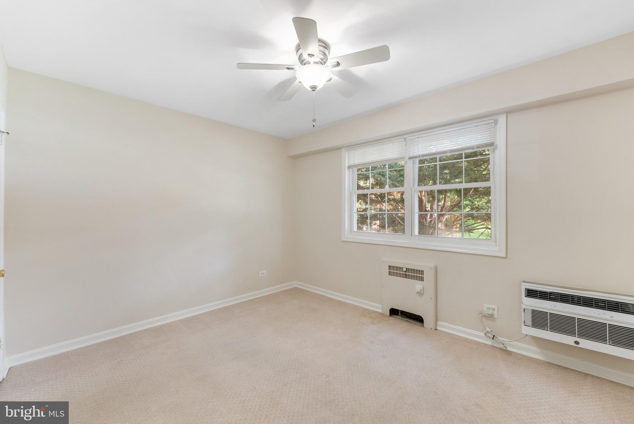 ARLINGTON OAKS - Residential Lease