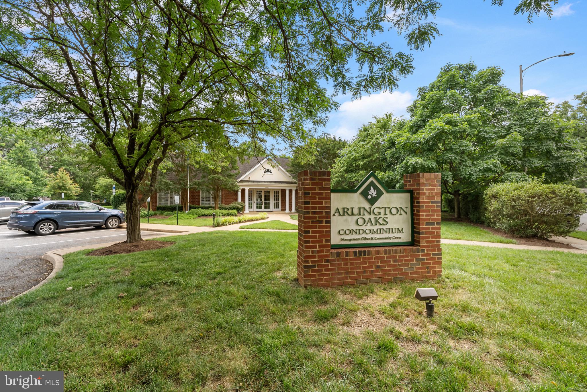 ARLINGTON OAKS - Residential Lease