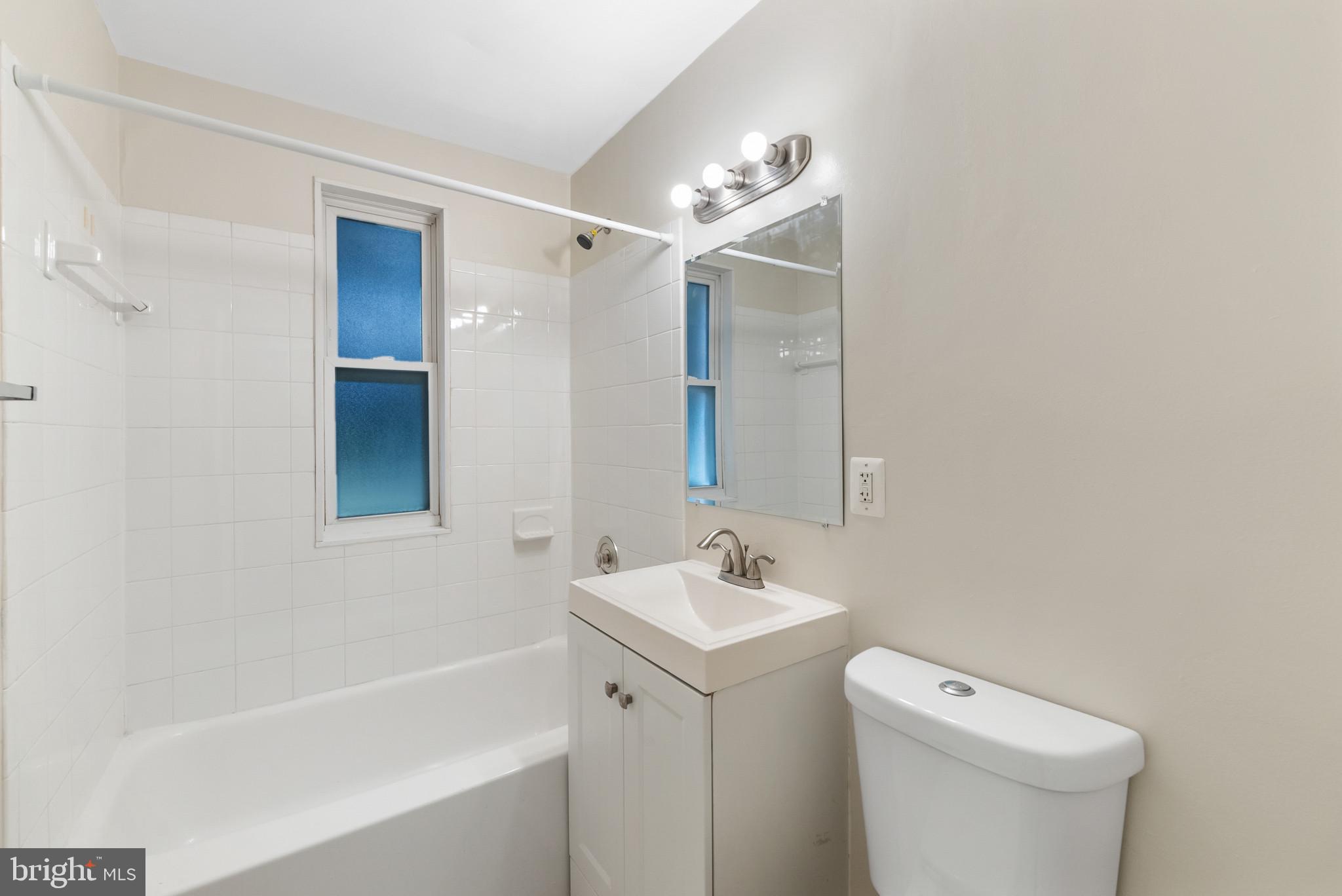 ARLINGTON OAKS - Residential Lease