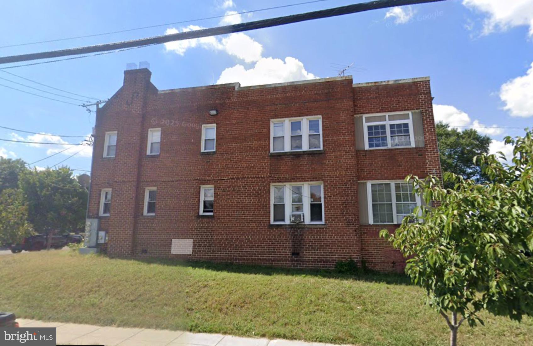 916 QUINCY STREET NE