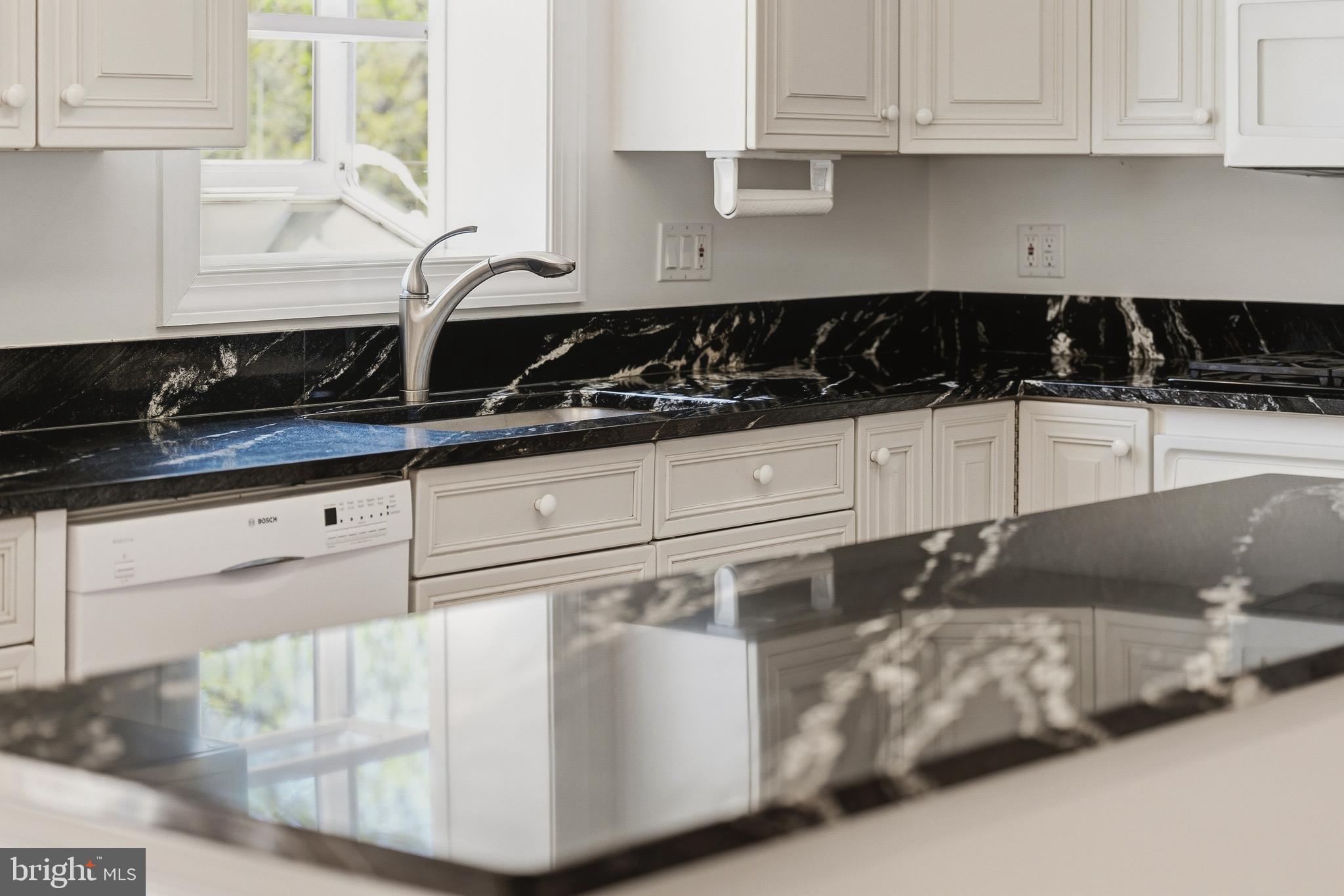 CARLIN TERRACE - Residential