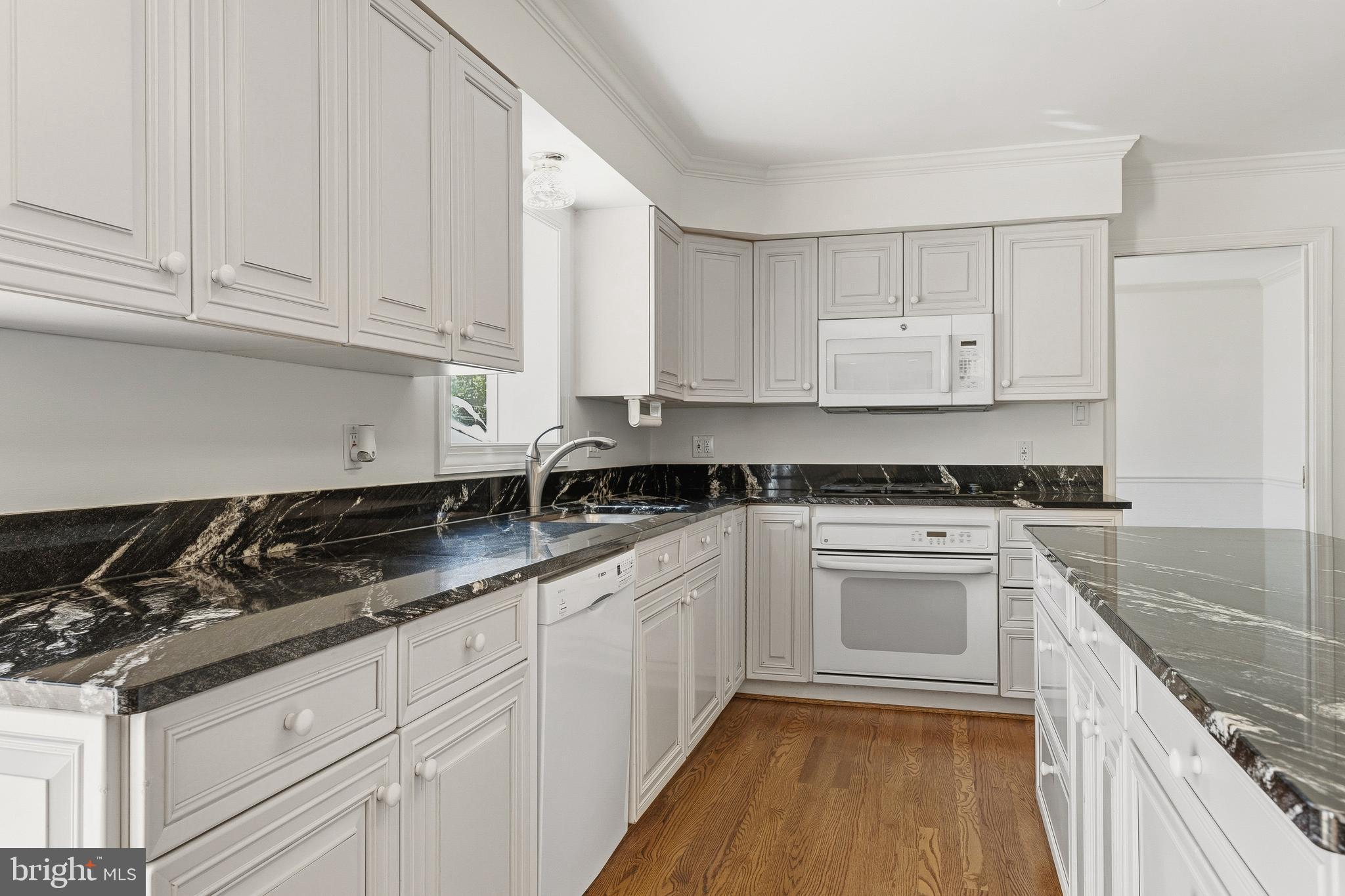 CARLIN TERRACE - Residential