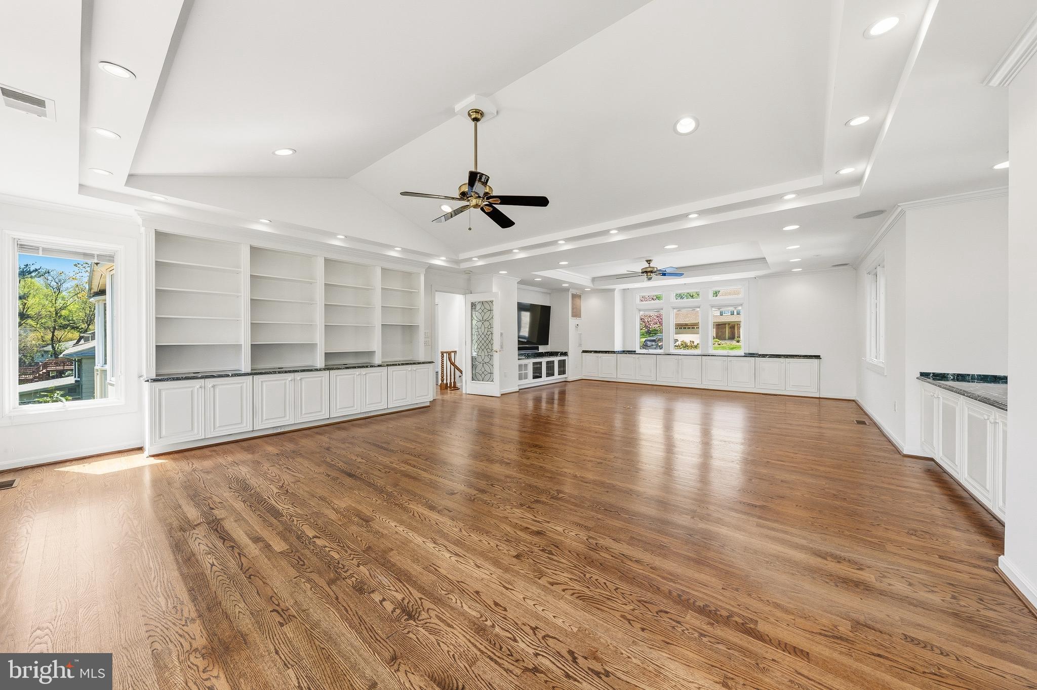 CARLIN TERRACE - Residential