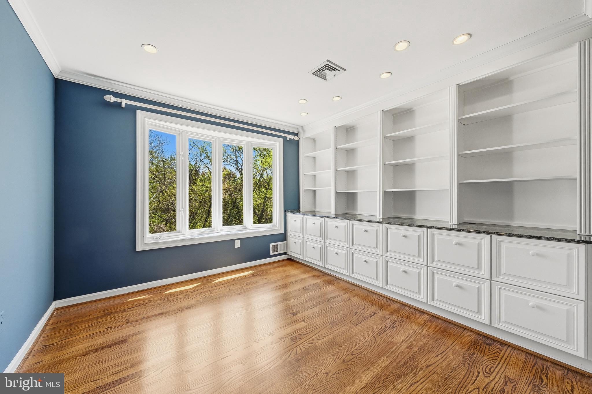 CARLIN TERRACE - Residential