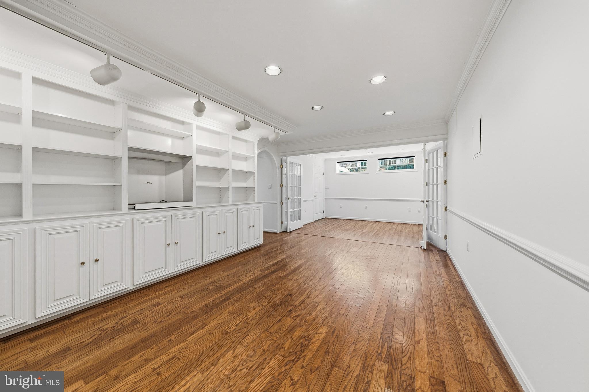 CARLIN TERRACE - Residential