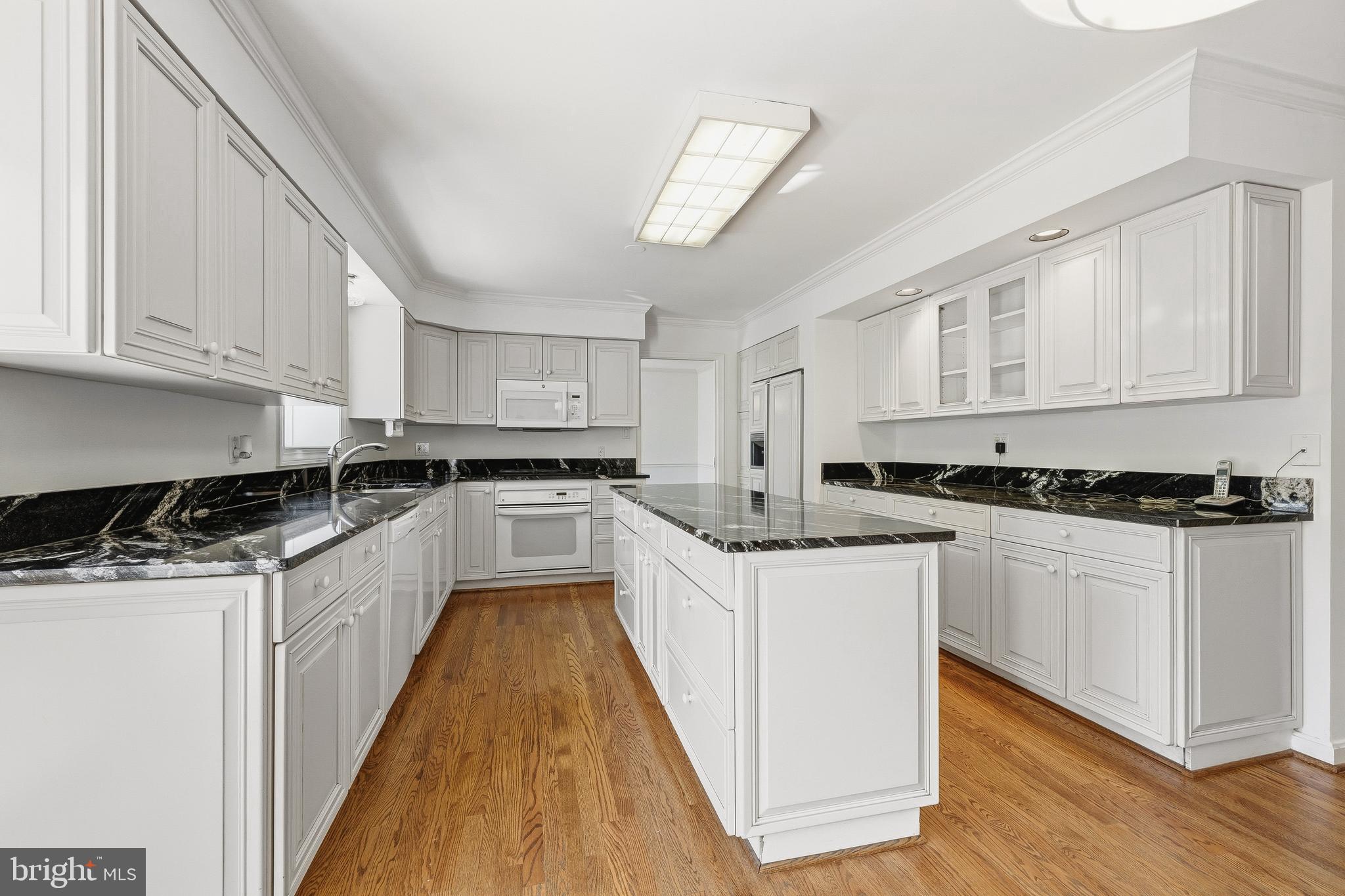 CARLIN TERRACE - Residential