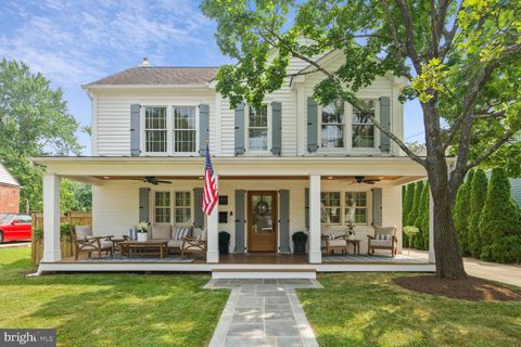 Photo of 4410 BROOKFIELD DR, KENSINGTON, MD 20895 (MLS # MDMC2097450) Photo of 4410 BROOKFIELD DR, KENSINGTON, MD 20895 (MLS # MDMC2097450)