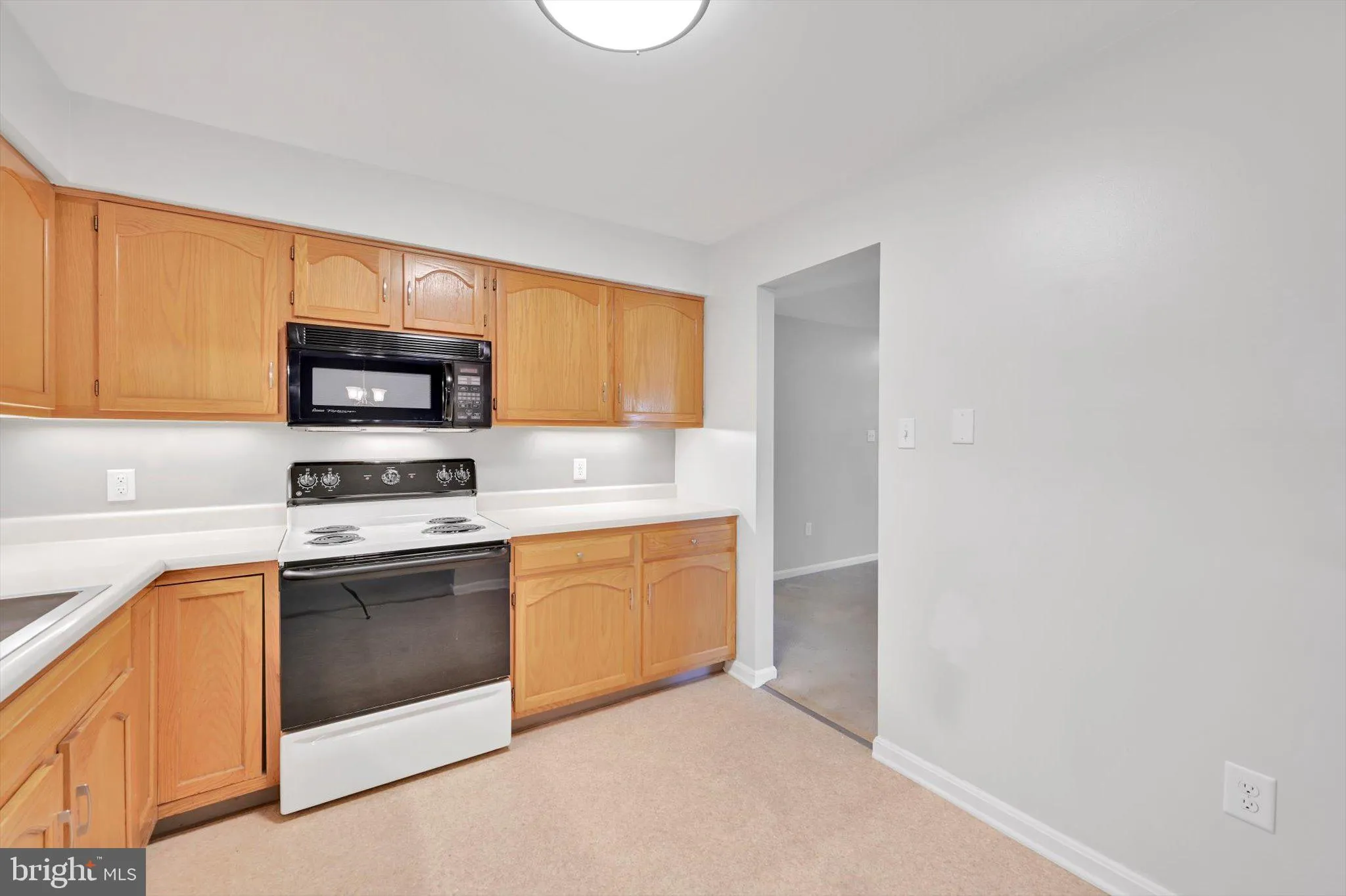 Lancaster, Pennsylvania 17601, United States, 3 Bedrooms Bedrooms, ,2 BathroomsBathrooms,Residential,Pending,76863