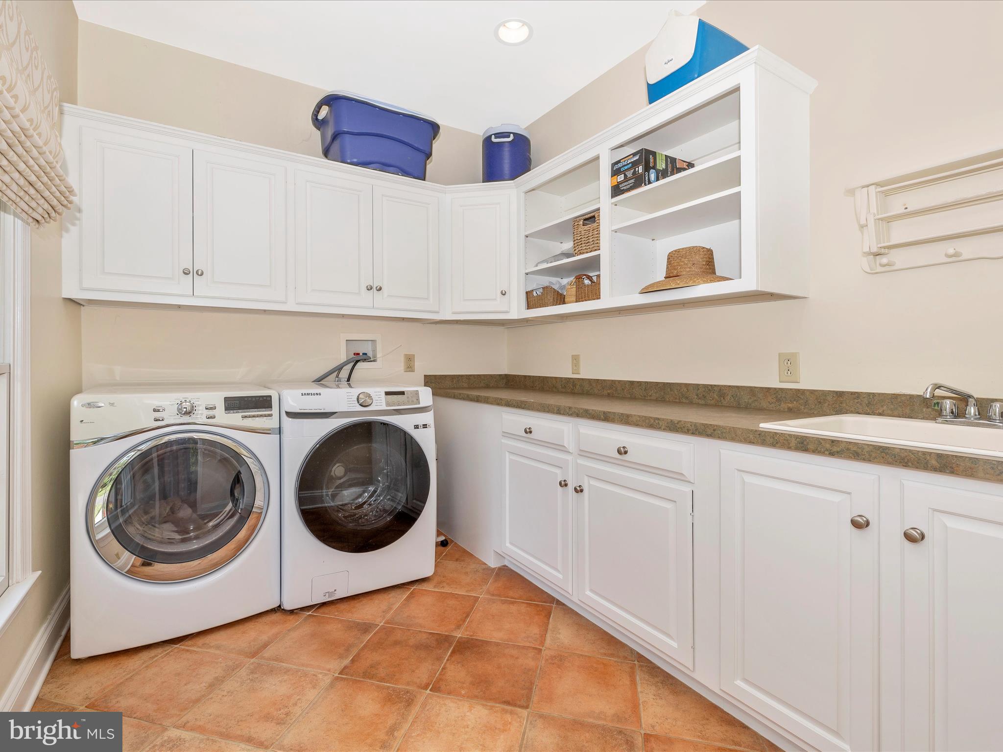 CEDAR HILLS - Residential