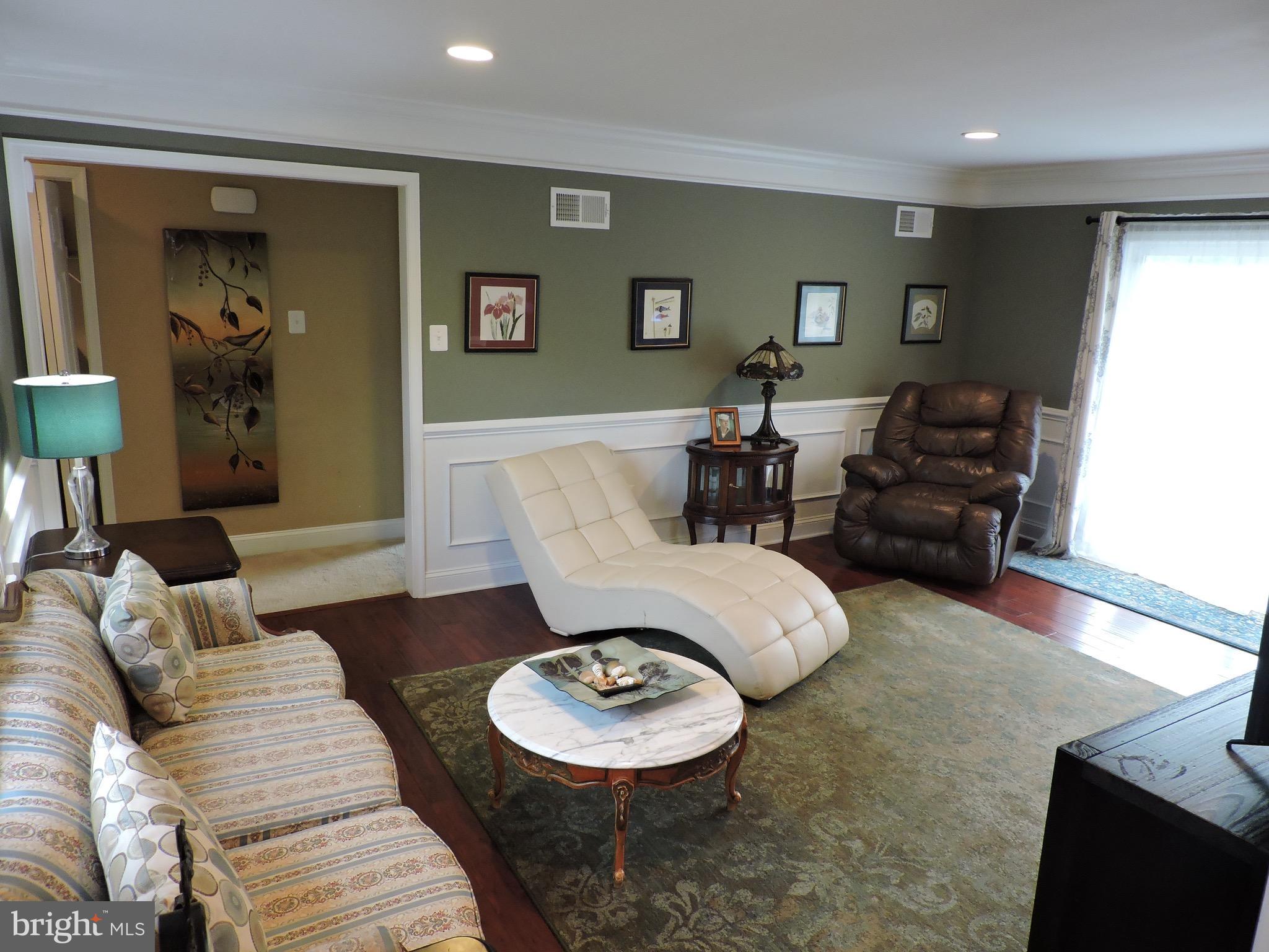 COUNTRY CLUB SOUTH - Residential