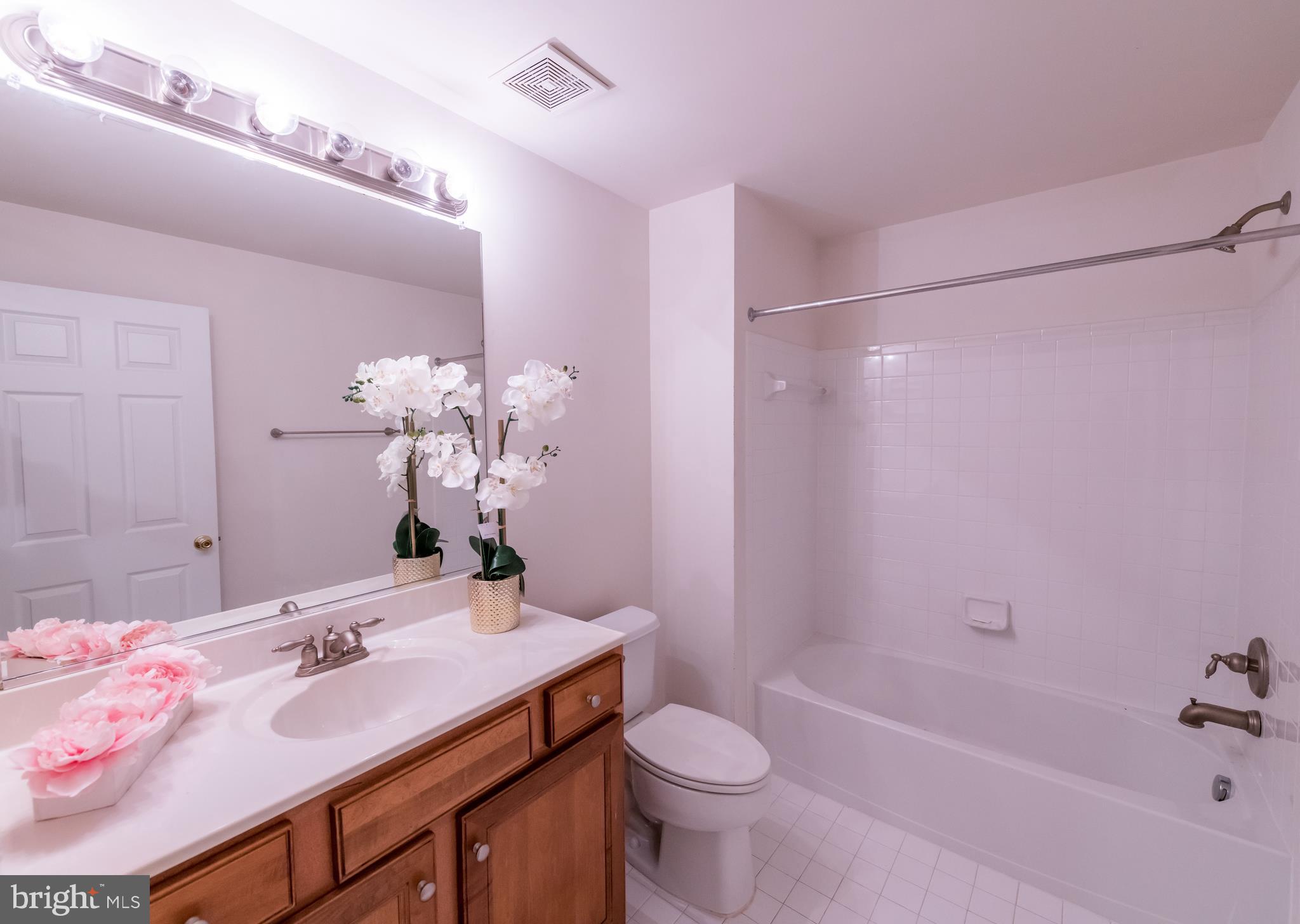 GARRISON WOODS - Residential Lease