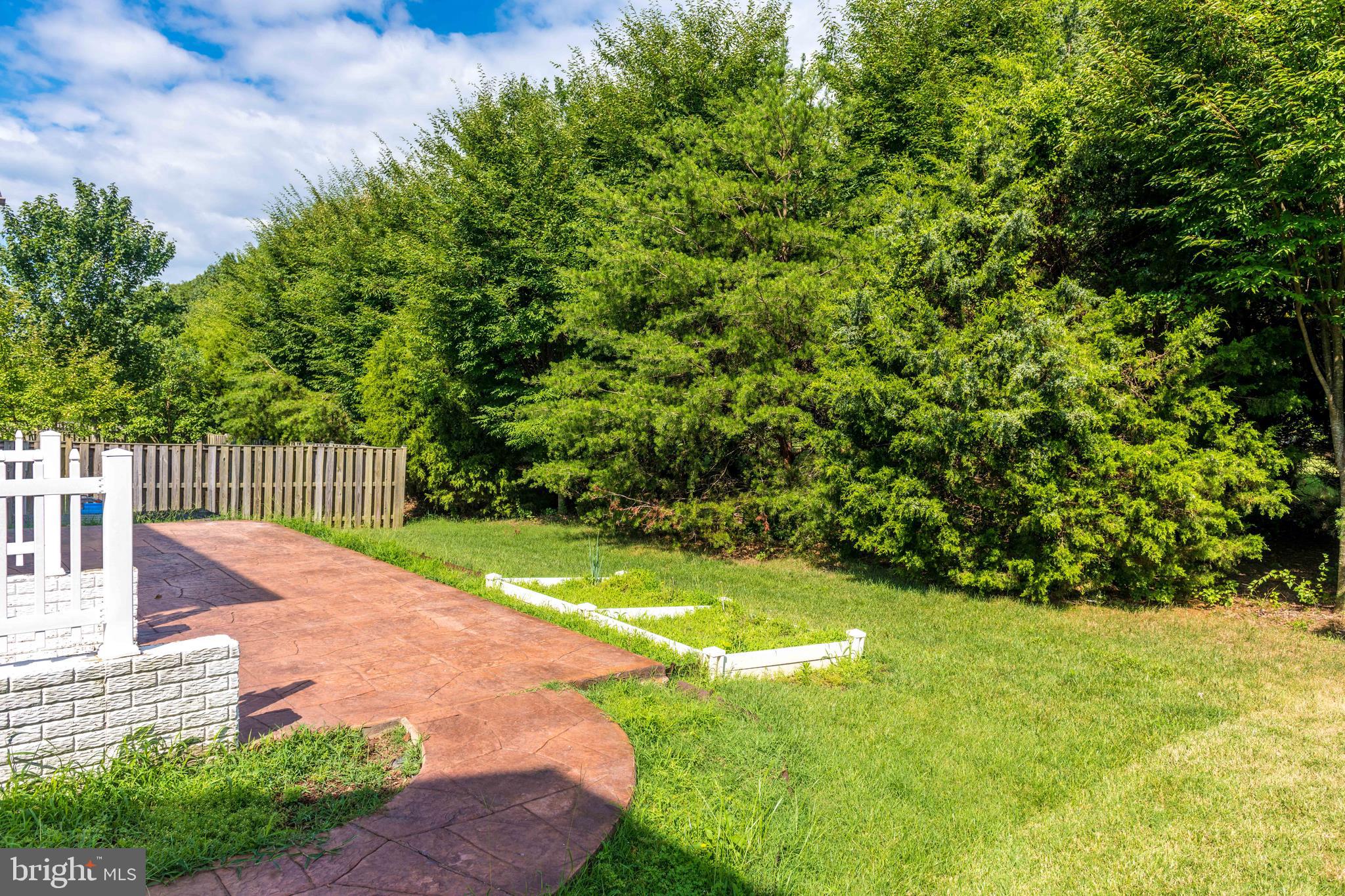 GARRISON WOODS - Residential Lease