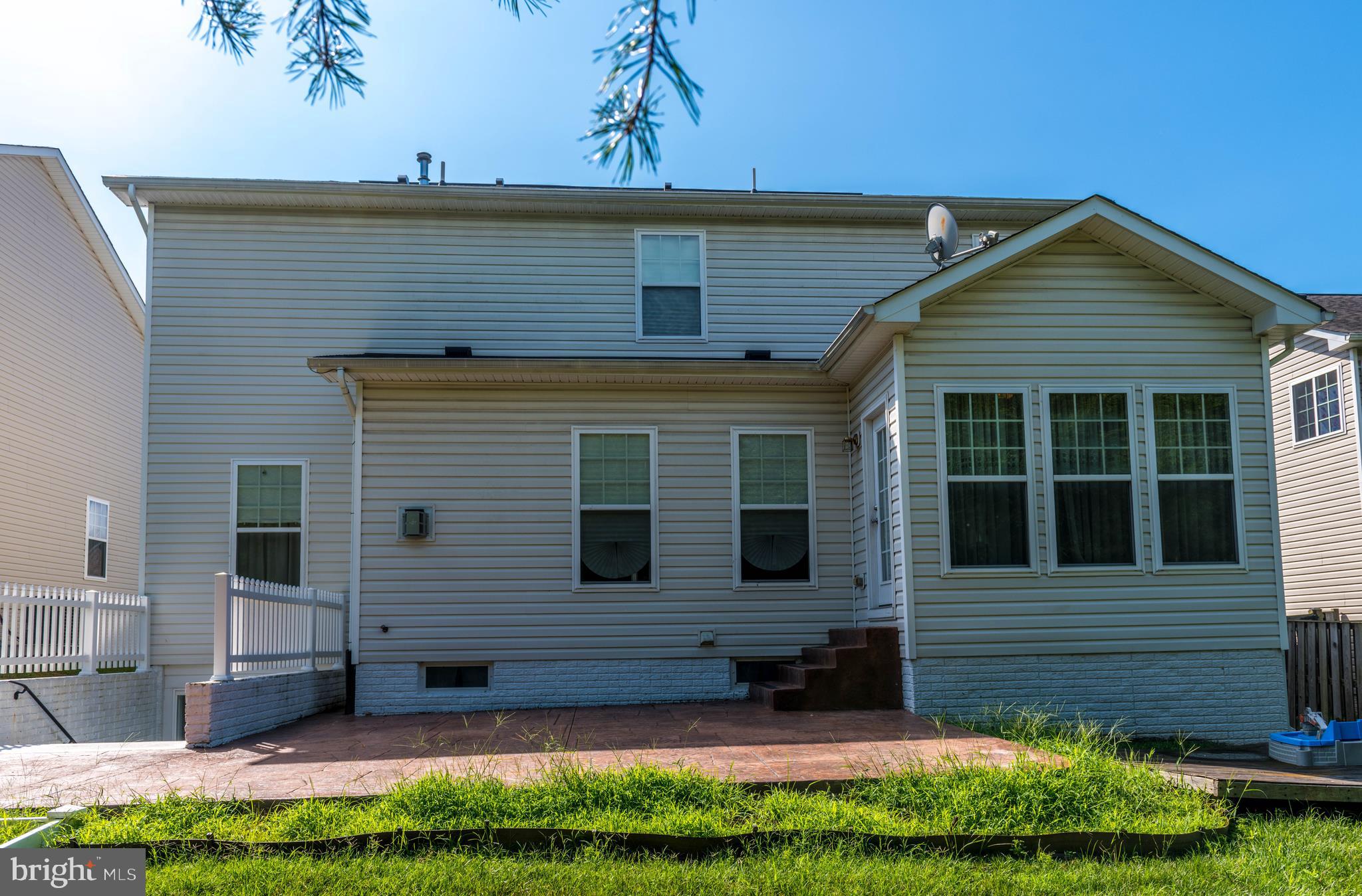 GARRISON WOODS - Residential Lease