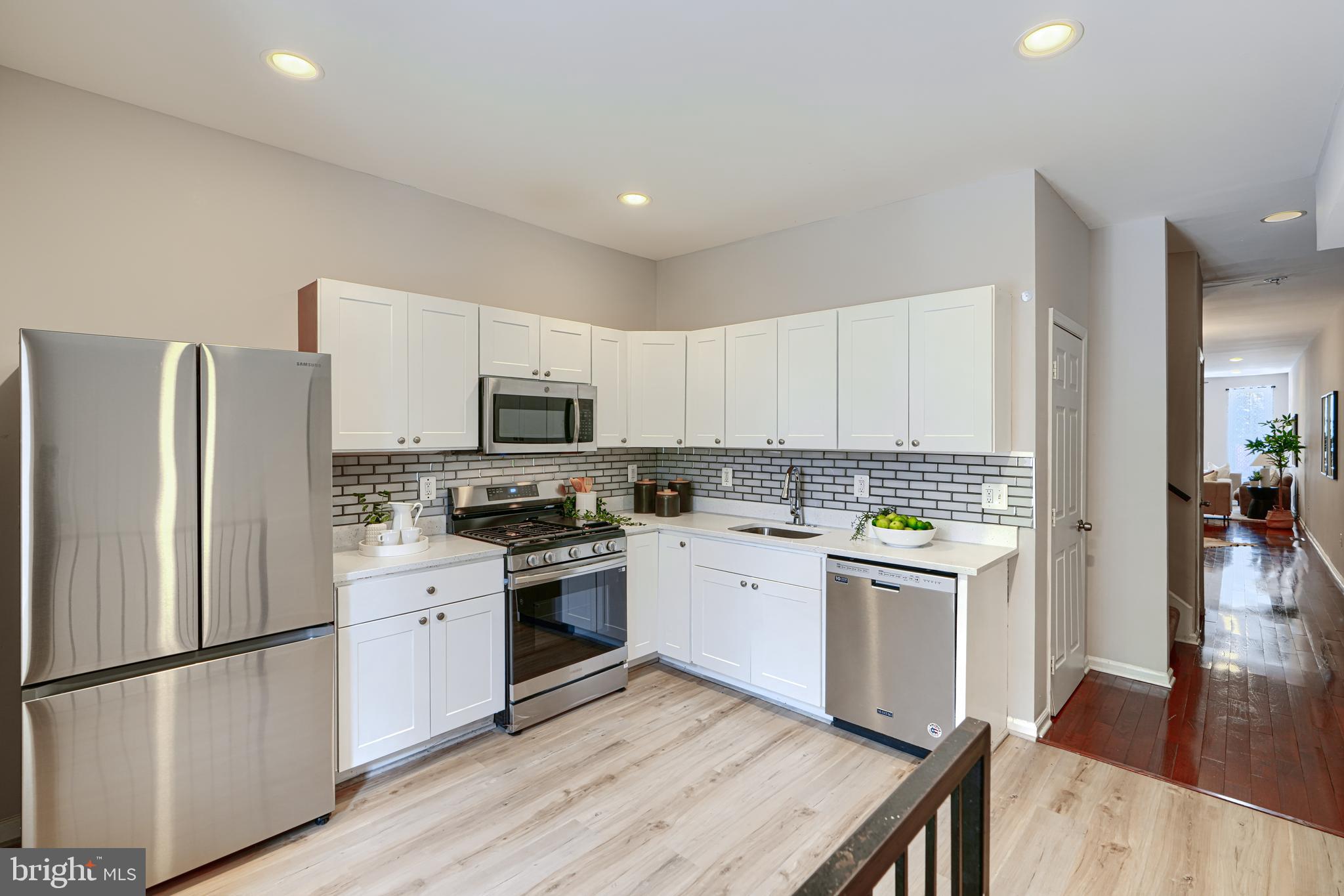 WASHINGTON VILLAGE - Residential