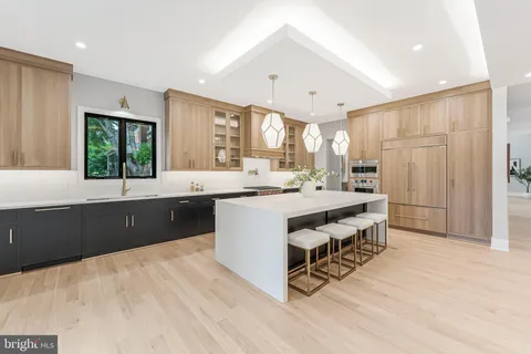1052 Balls Hill Road, McLean, VA MLS: VAFX2228376