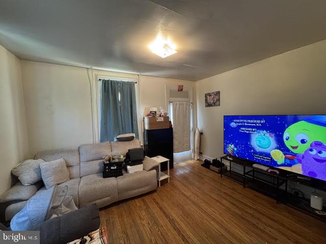 320 N RAILROAD STREET