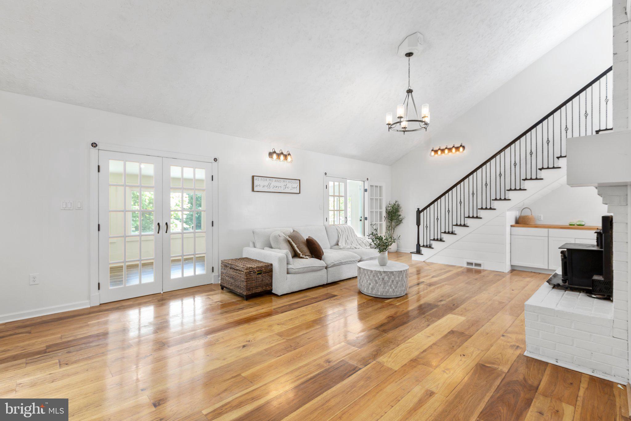 LAKE LAND OR - Residential