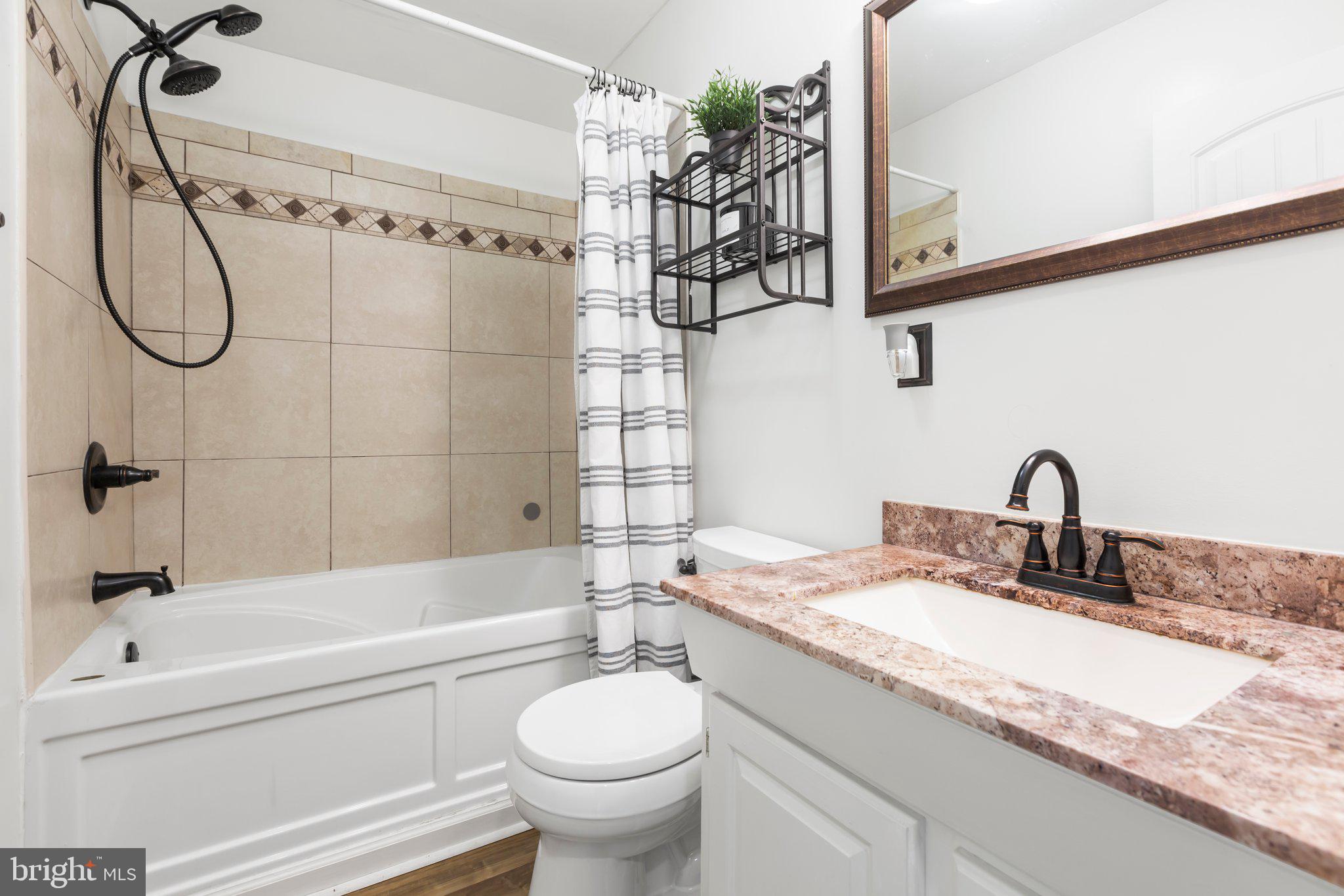 LAKE LAND OR - Residential