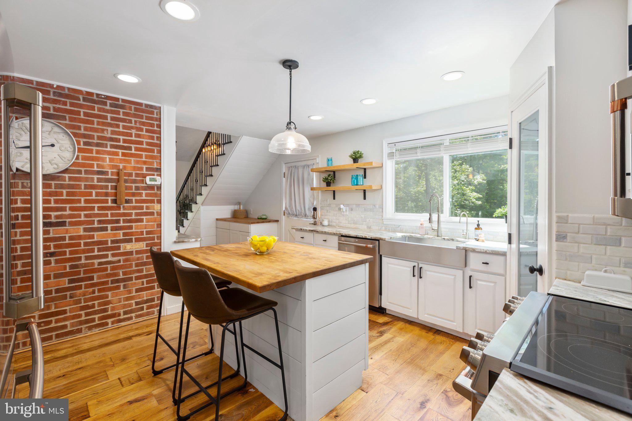 LAKE LAND OR - Residential